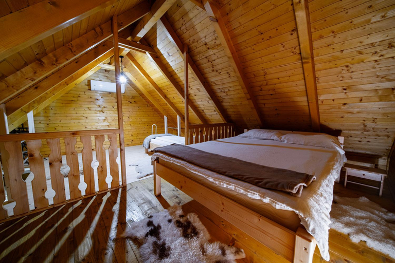Bedroom 2, Fanni Kulcsoshazak, Zetea