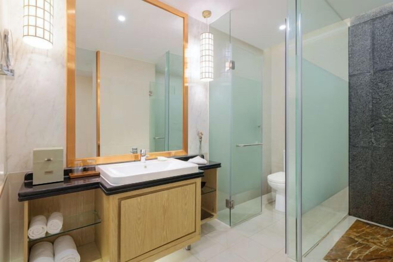 Bathroom 4, WEISELECT DALI SHAN HAIWAN HOTEL, Dali Bai