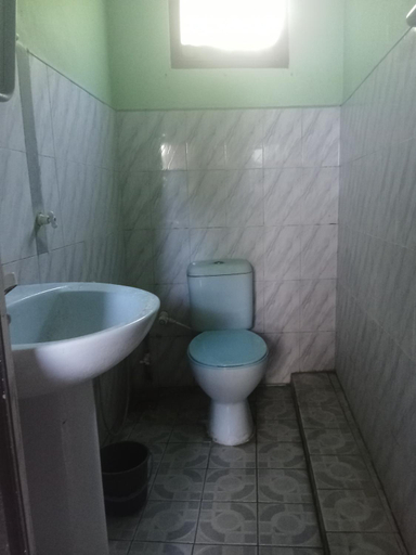 Bathroom 4, Yunal inn, Galle Four Gravets