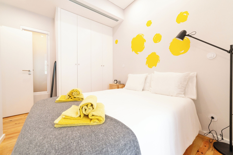 Room 4, Casimiro Freire, Lisbon