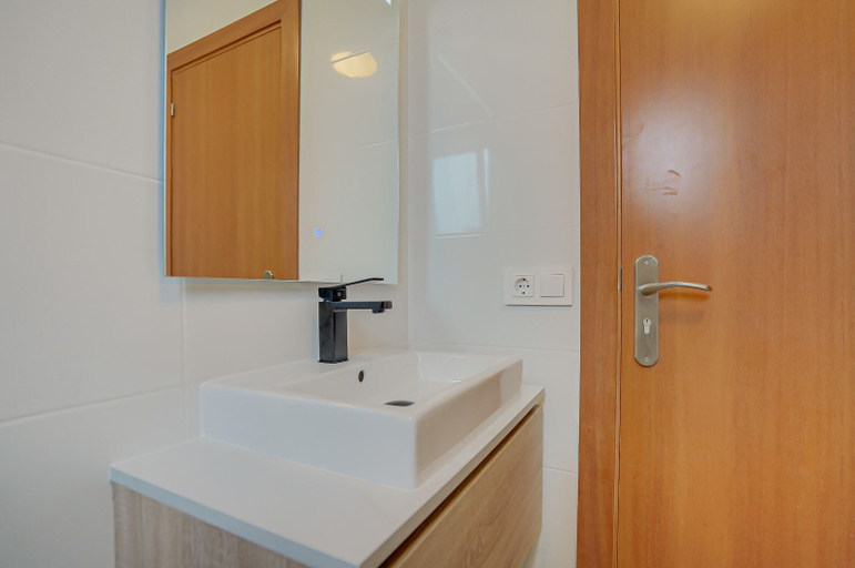 Bathroom 3, Molí de Mar, Girona
