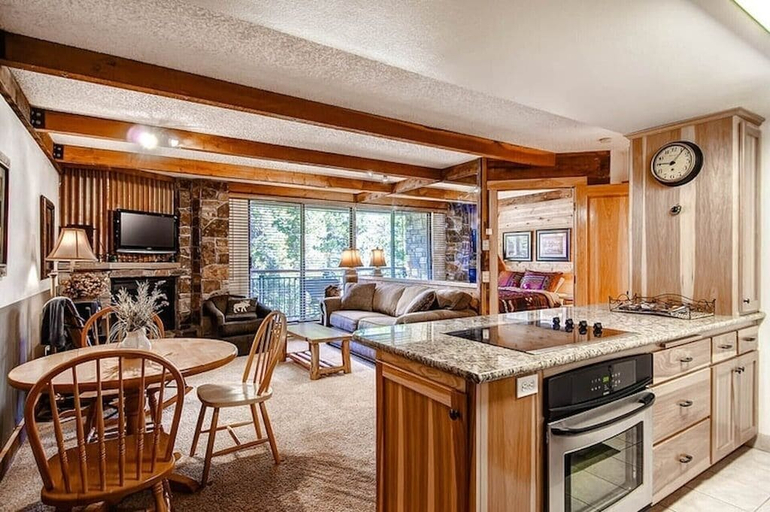 Interior, Trails End 110 1 Bedroom Condo, Summit