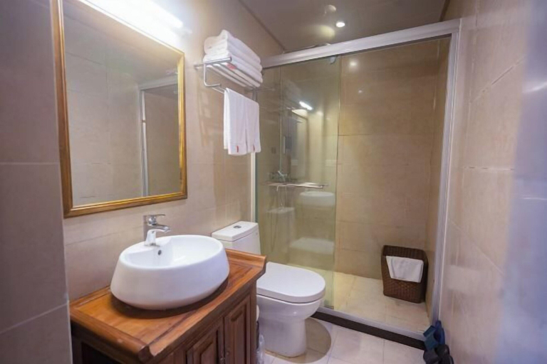Bathroom 3, France Family Hostel, Huangshan