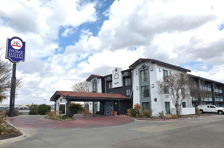 Exterior & Views 1, Home Suites Culebra, Bexar