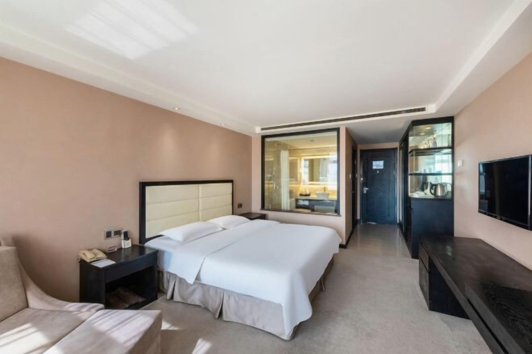 Bedroom 2, HR-East Hotel, Dalian