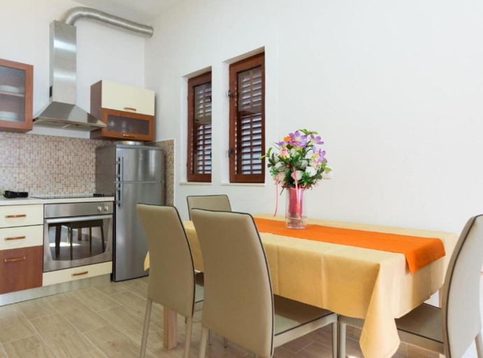 Private kitchen 2, Stone Haven Apartment, Kaštela