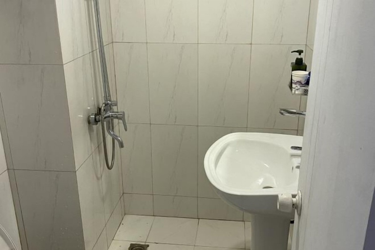 Bathroom 4, Rongyue Hostel, Shanghai