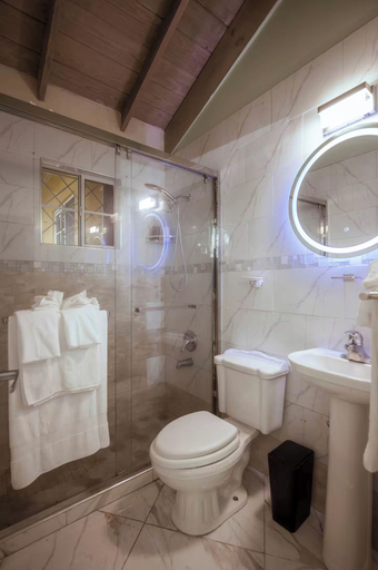 Bathroom 3, Paradise Oasis