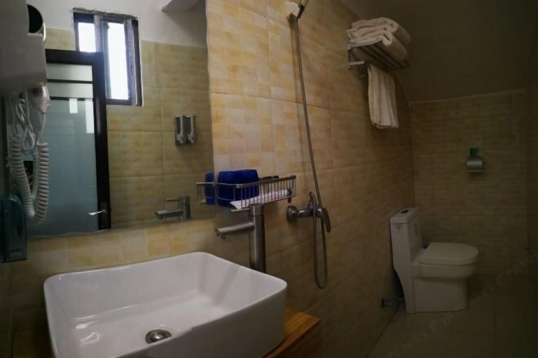 Bathroom, Water Ink Yuanyang Hotel Yuanyang, Honghe Hani and Yi