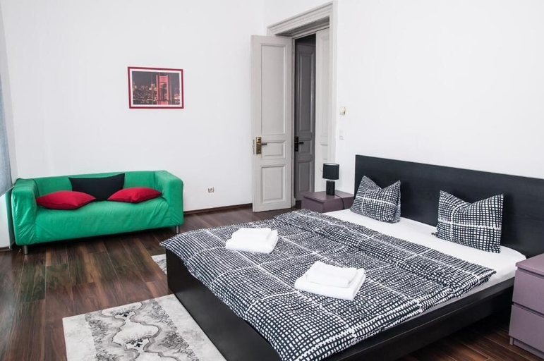 Others 5, Antique Hostel, Municipiul Bucuresti