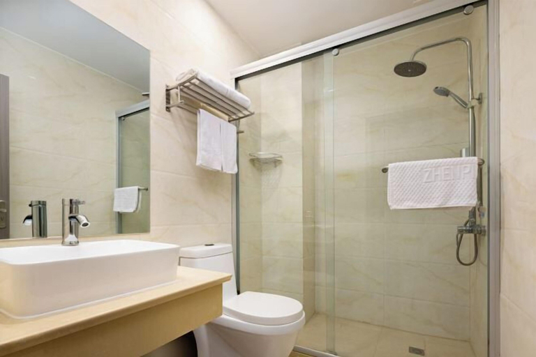 Bathroom 3, Zhenpin Hotel, Shangrao