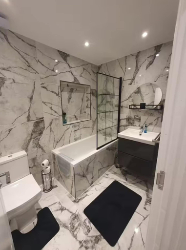 Room 3, Luxury 3BR W Garden Parking Near Spurs Stadium, London