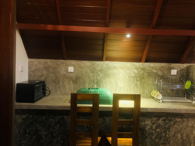 Others 5, Green Villa, Welipitiya
