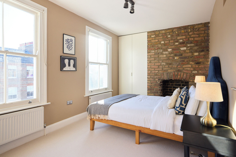 Room 4, Behind the Blue Wall, London