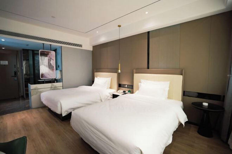 Bedroom 3, Guangming Hotel, Jiuquan
