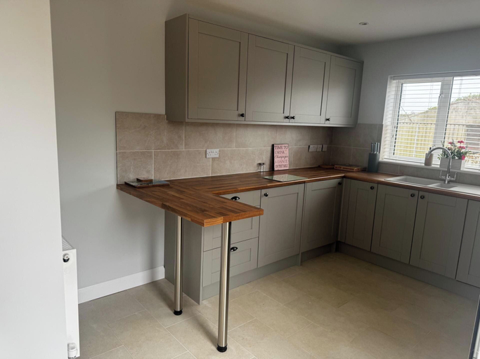 Private kitchen 2, 3 Bed Cottage - Sleeps 5 - Pets - Hottub - Garden, Cambridgeshire