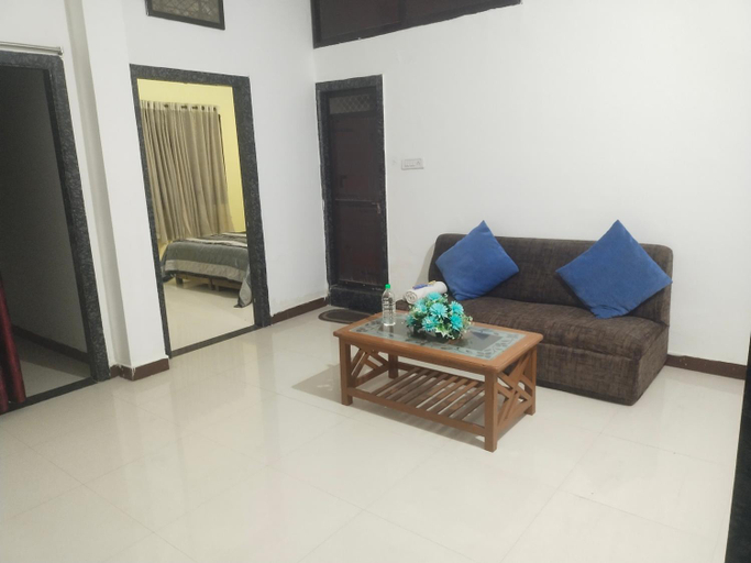 Others 2, White house, Mandsaur