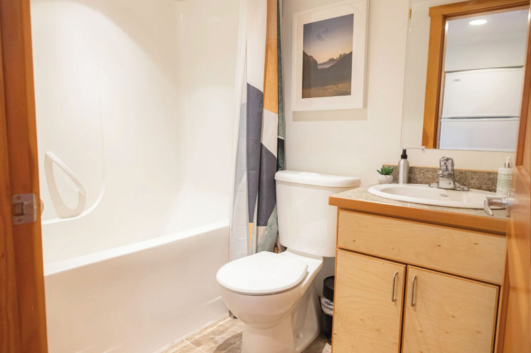 Bathroom 3, The Shoreline Tofino, Alberni-Clayoquot