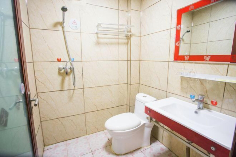 Bathroom 3, Enshi Shundu Hotel, Enshi Tujia and Miao