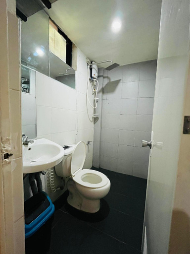 Bathroom 3, The River House - Vigan Loft Unit (Free Breakfast), San Vicente