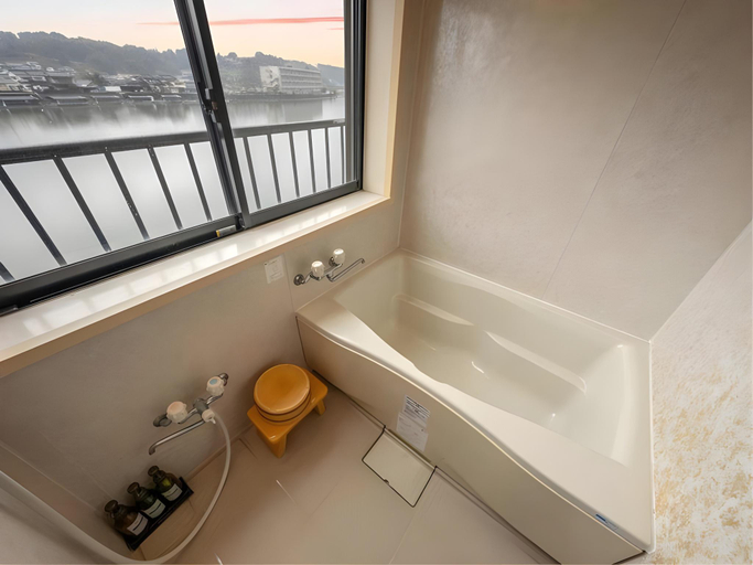 Bathroom, Mikuma Hotel, Hita