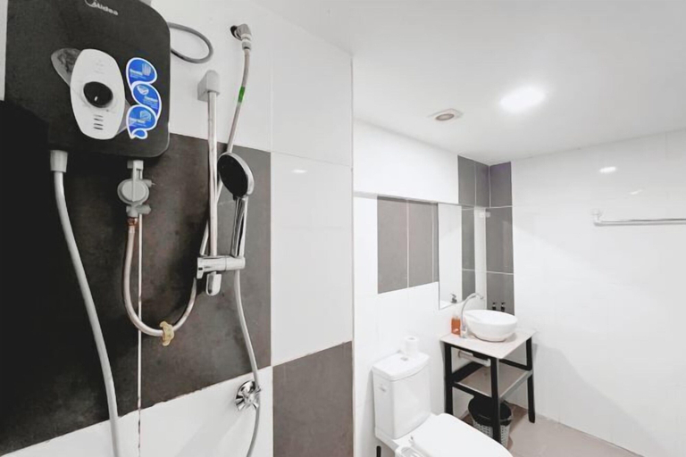 Bathroom 4, Empire City Signature Duplex Suites, Petaling Jaya