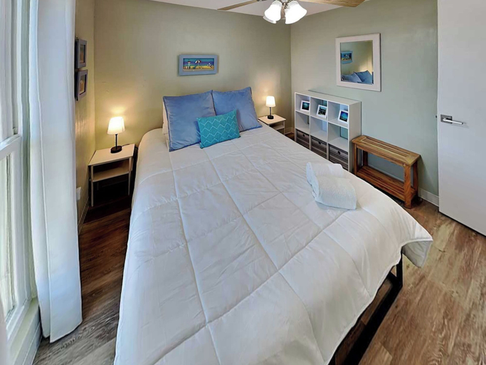 Bedroom 2, Palm Paradise by Silver Sands Vacation Rentals, Nueces