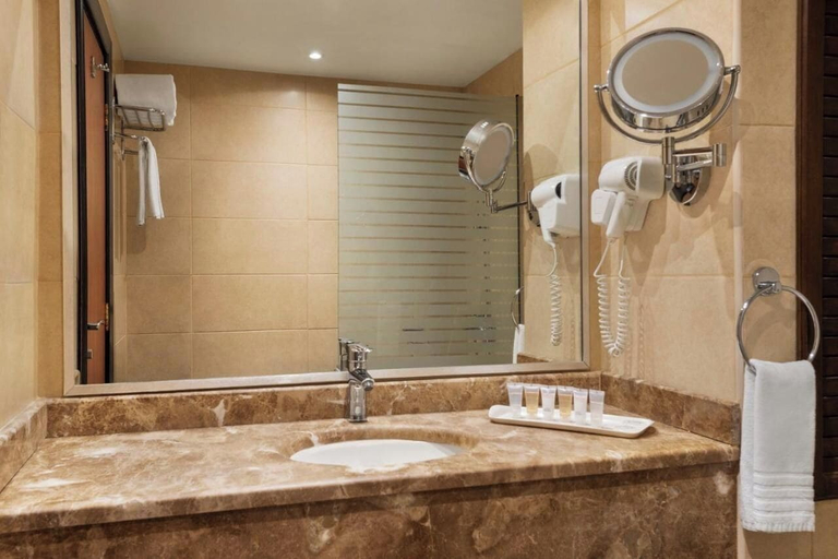 Bathroom 5, Ramada Dar Al Fayzeen Hotel Makkah, Makkah