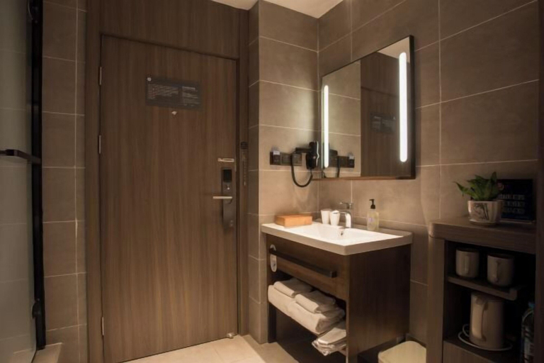 Bathroom 4, HanTing Hotel (Beijing Xidan Center), Beijing