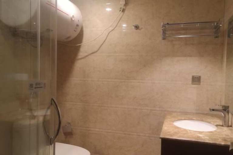 Bathroom, Yunqi Hostel, Lishui
