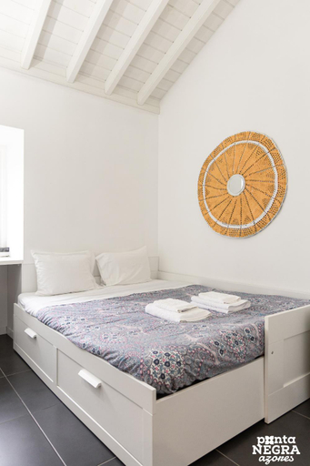 Bedroom 2, Recanto das 5 by PontaNegraAzores, Angra do Heroísmo