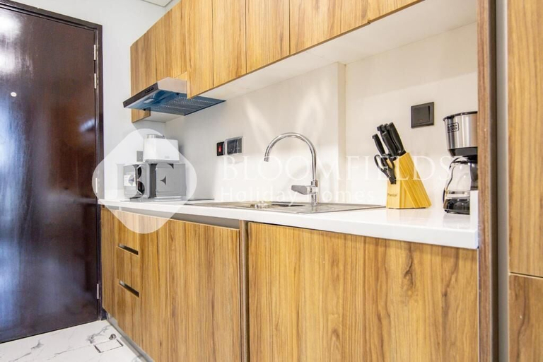 Private kitchen, Bloomfields Cozy Stu in Al Maryah, Abu Dhabi City