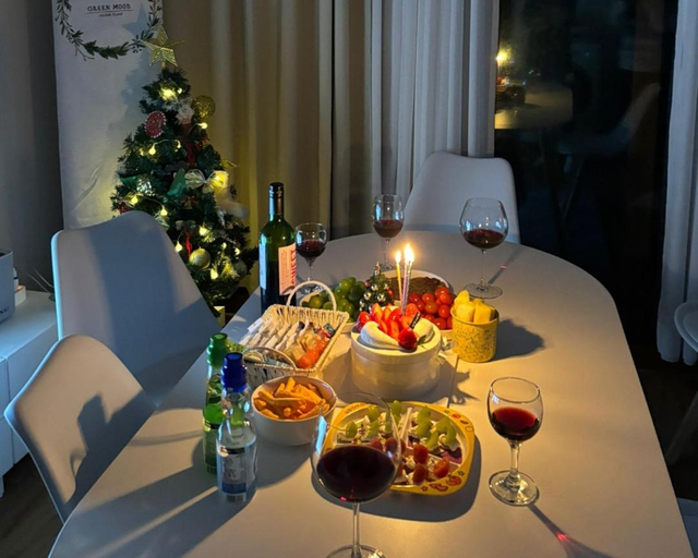 Food & Drinks 2, Ulsan stay, Jung