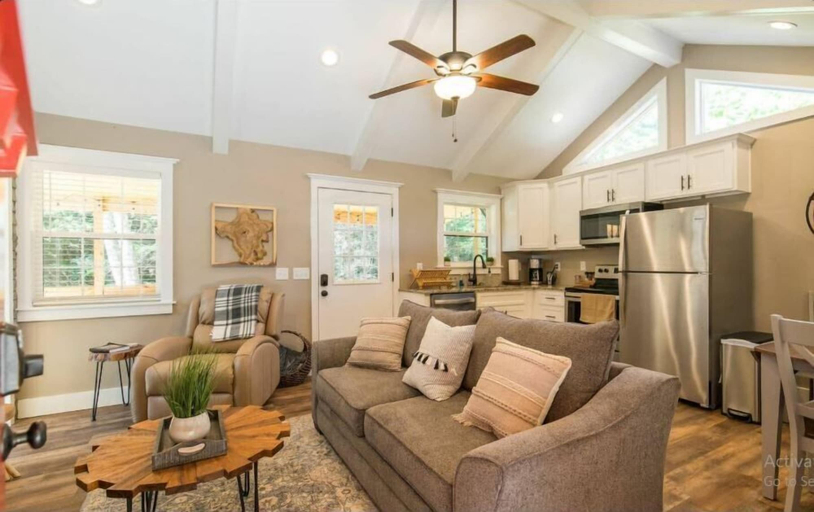 Living area 2, Campton 3040 KY-11, Wolfe