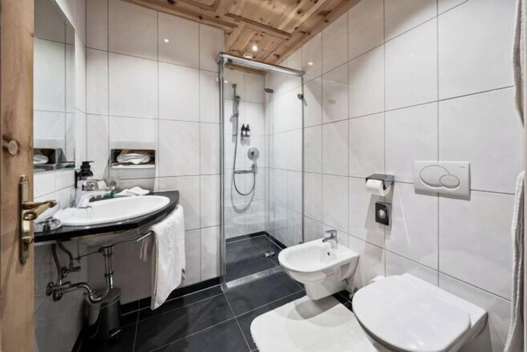 Bathroom 5, Burg Vital Resort, Bludenz