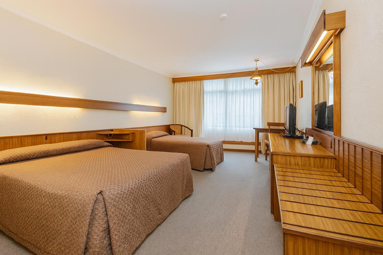 Bedroom 2, West Coaster Motel, West Coast