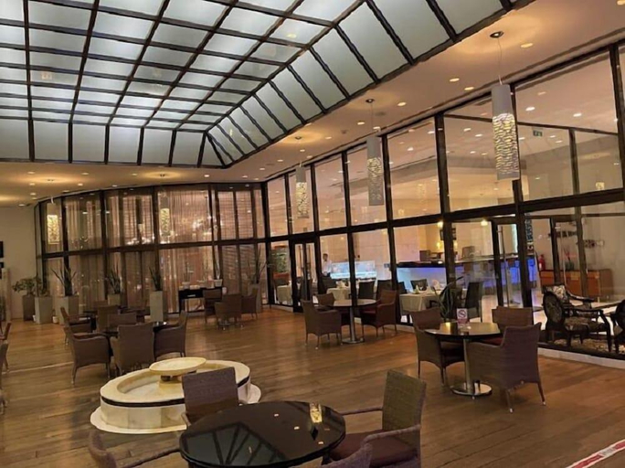 Food & Drinks 5, Hotel El Aurassi, Bouzareah