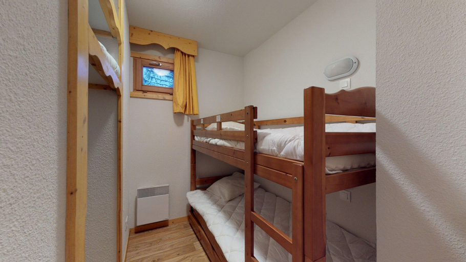 Room 5, Apartment in Chamrousse Near Cable Car, Isère