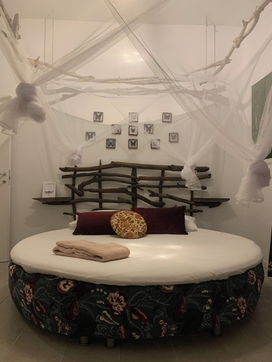 Room 3, Amarasca, Livorno