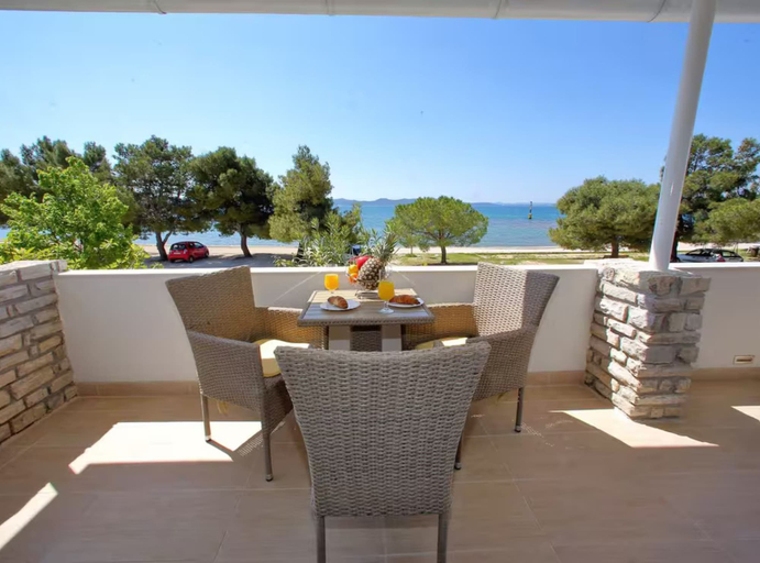Terrace/patio 2, Apartments Blue Horizon Retreat, Zadar