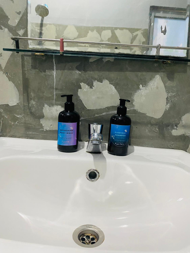 Bathroom 2, Ocean Breeze, Dickwella