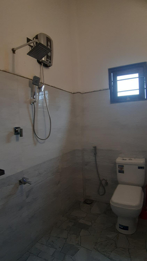 Bathroom 2, Sandy beach bloom, Weligama