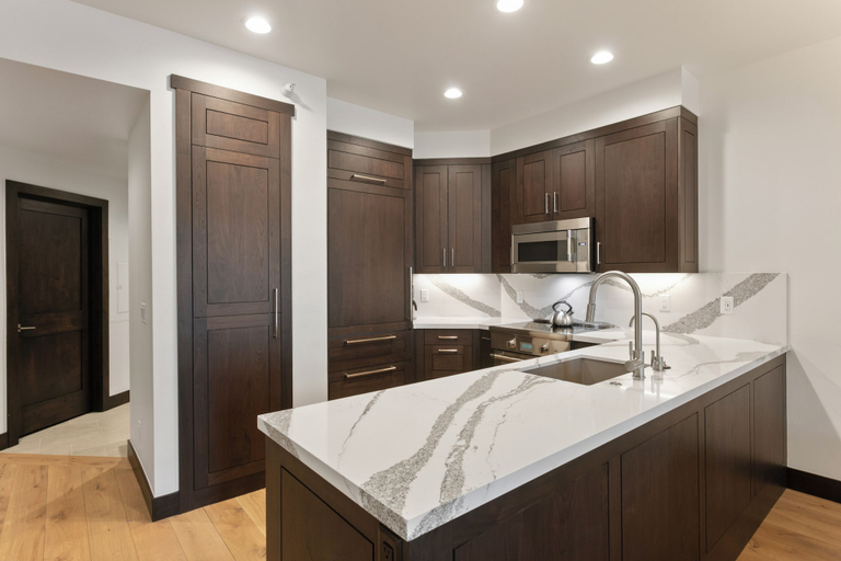Private kitchen 2, Ski Retreat Hot Tub 2br + Loft 2 Bedroom Condo, Summit