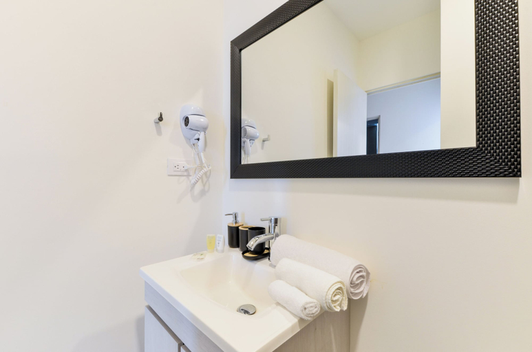 Bathroom 3, Arena Calzada, Monterrey