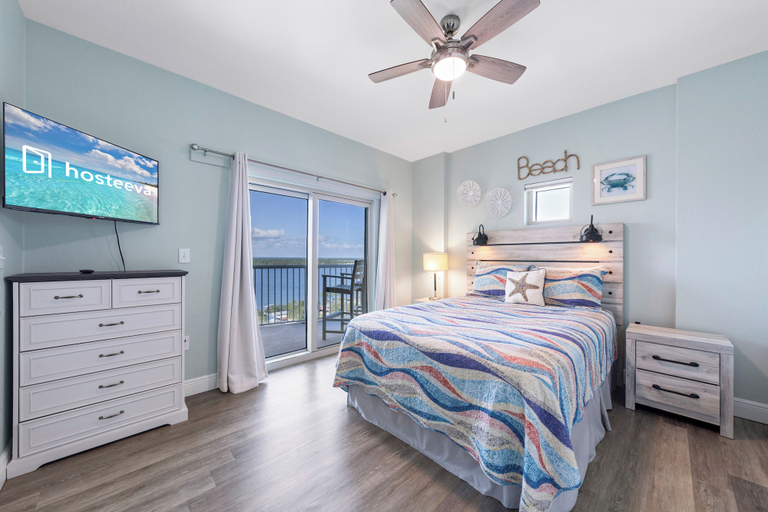 Bedroom 3, Crystal Tower 1501, Baldwin