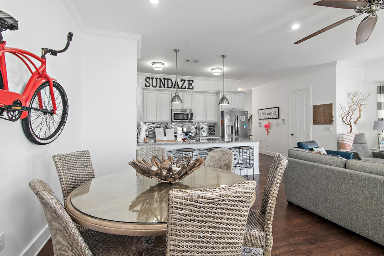 Food & Drinks, Sundaze, Walton