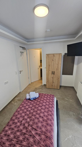 Bedroom 3, Hotel Akropolis, Herford