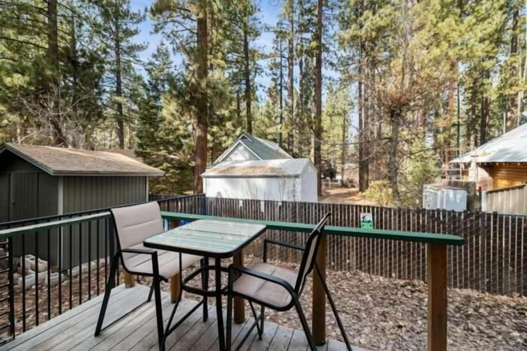 Others 4, The Cozy Moonridge Cabin, San Bernardino