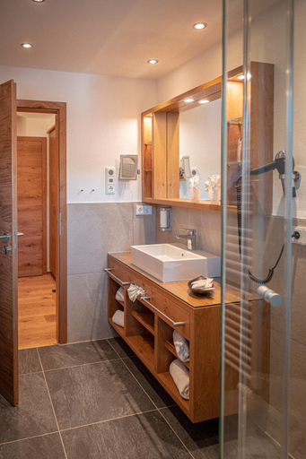 Bathroom 4, Parkhotel Burgmuhle, Oberallgäu