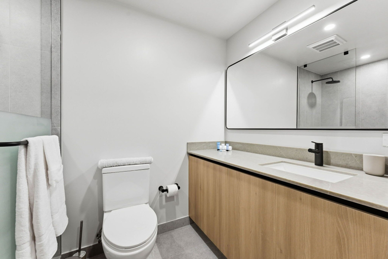 Bathroom 4, 2BR + Den Downtown Miami for 5, Miami-Dade